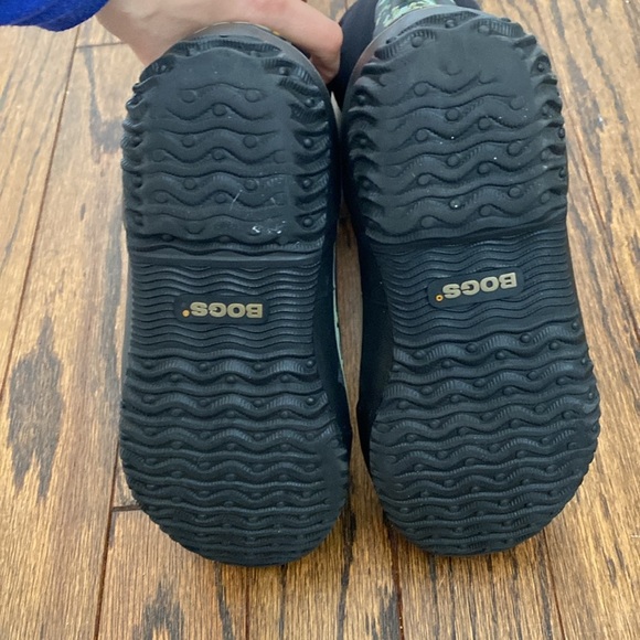 Bogs Women's Winter Rain Boots - Black and Green Floral - Picture 10 of 10